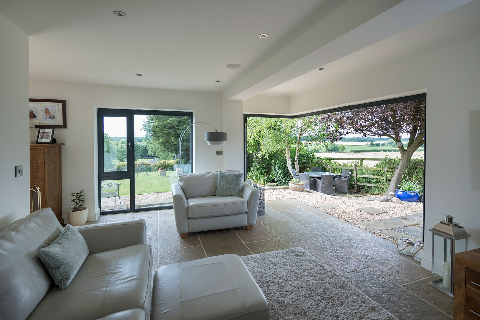 Aluminium corner-bifold Doors - windows